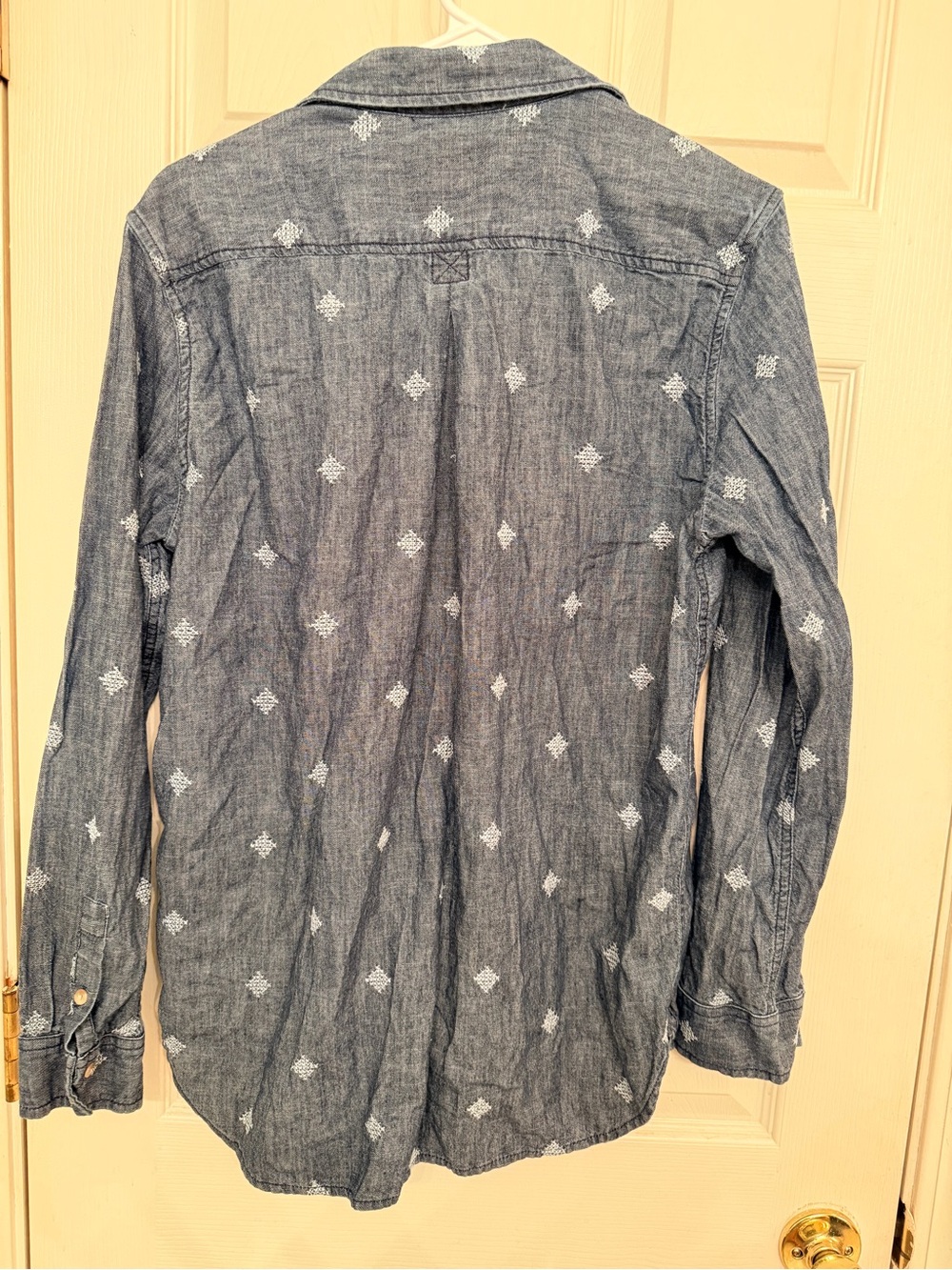 American Eagle Outfitters Chambray Button-Up Shirt in Blue with White Motifs - Picture 4 of 5